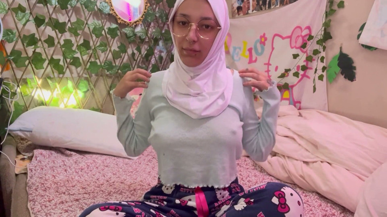 lanalovacutie: Muslim-yoga-in-hijab-day-13