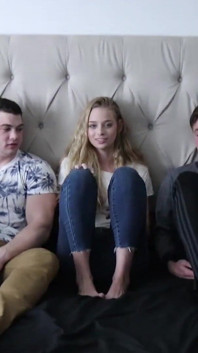 Caden Carli & Sarah Sunday об'єднуються, щоб насолодитися Коллін Сімпсон