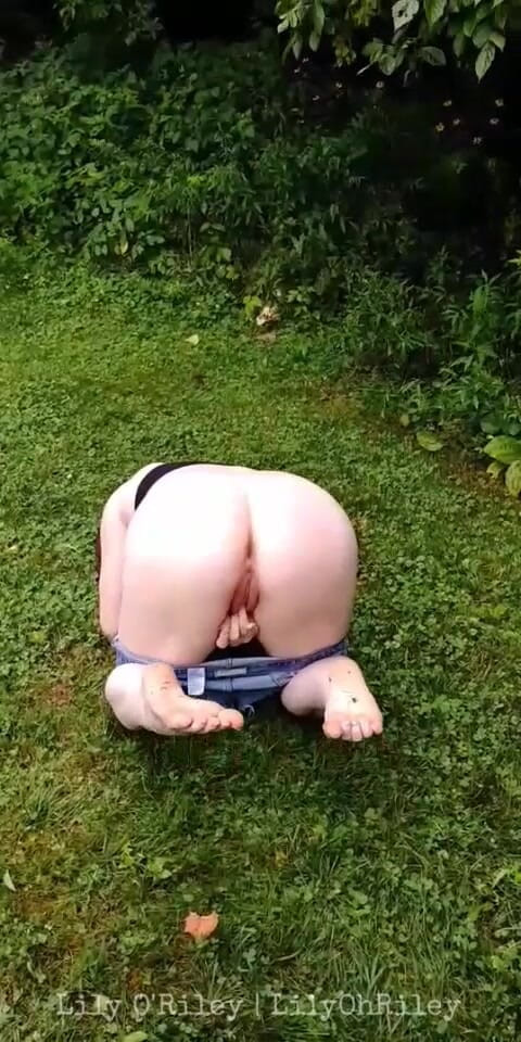 Lily O'Riley: Ekshibicjonista ruda spuści ostro w parku