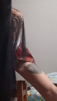 Hete seks met stiefmoeder en stiefdochter met dildo en cunnilingus