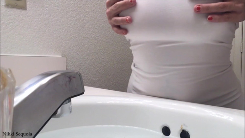 Nikki's Fetishes: Adorazione di magliette bagnate