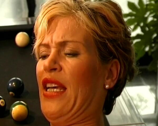 German's Lesbian: เยอรมันเลสเบี้ยน MILF เอาไดildoสองอันยัดหีตูดแน่น