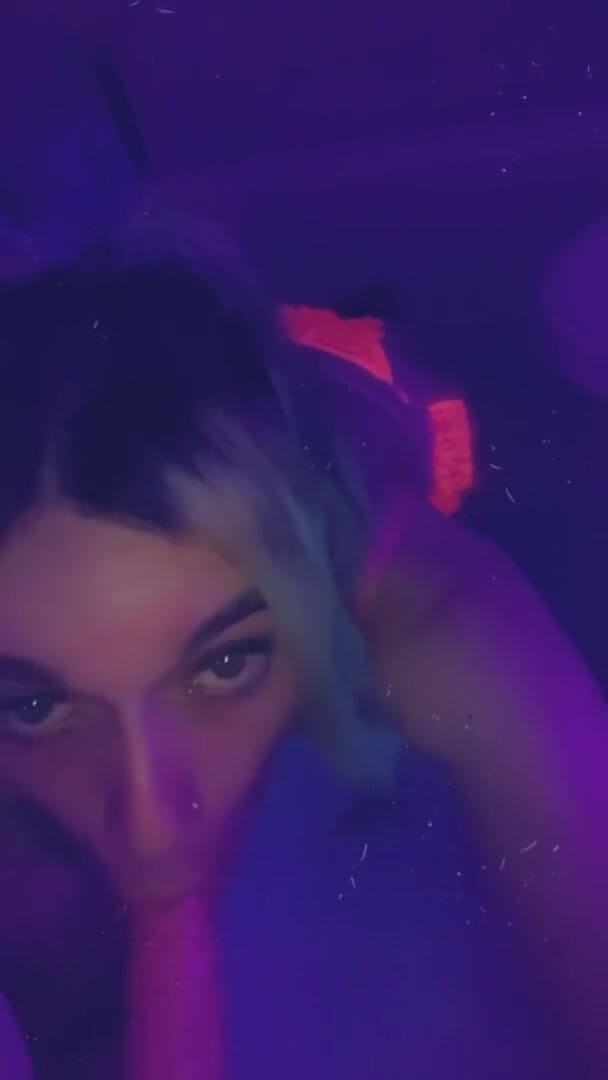 CarmenMelatonin: Pink rave girl wants to play