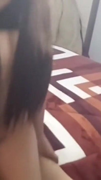 Selbstgedrehter sex mit einem college-mädchen, ich sage ihr, ich werde es ohne kondom in sie stecken, weil ich gerne ihren arsch fühlen mag - teil 1