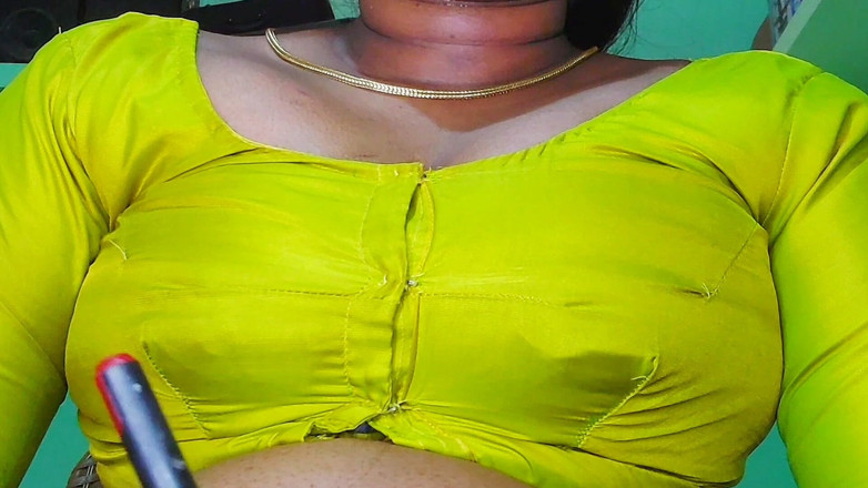Desi Mohini: 德西奶子