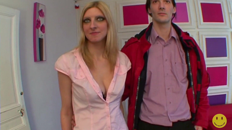 French Amateur Porn: Cynthia apne premi ke saath nigalti hai