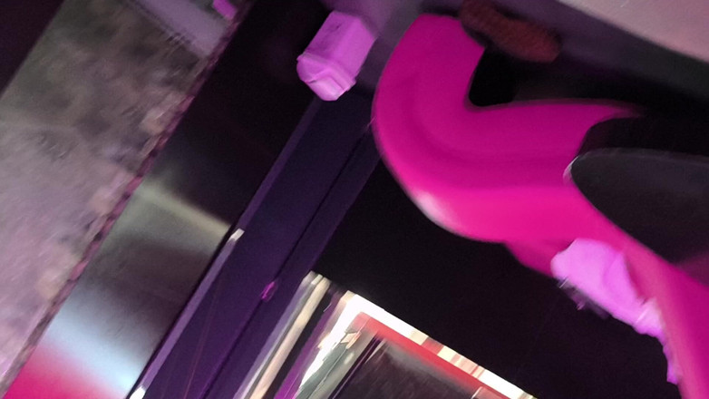 AngyAmazon: Můj paroháč si třel jeho malého ptáka, dokud mě drsně...