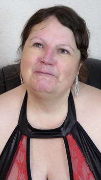 Louca alemã gordinha ruiva madura gilf Tamara fala com velho foda jovem