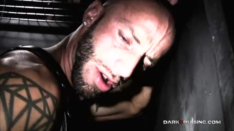 Dark Cruising: DarkCruising - Twink in leather