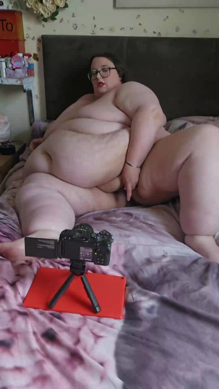 SSBBWLadyBrads: SSBBW gioco di figa e orgasmo parte 1