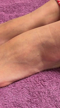 I Veri Piedi Che Scopano Finisce Con Un Enorme Carico Di Sborra Sulle Dita Dei Piedi