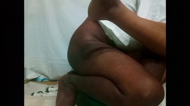 Desi Sathiya: Menjilat Video Ciuman