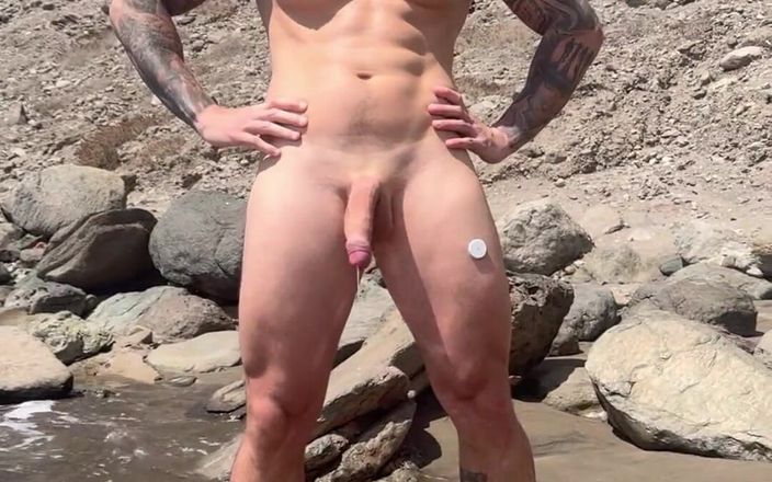 BoyGym: Riesiges spermashooting ohne hände am fkk-strand