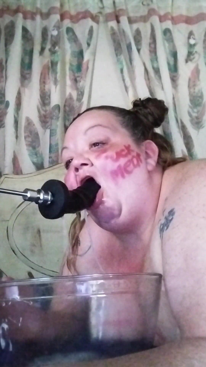 Kimmywetwet: Gola schiava scopare macchina macchina da allenamento maialini culo bagnato...