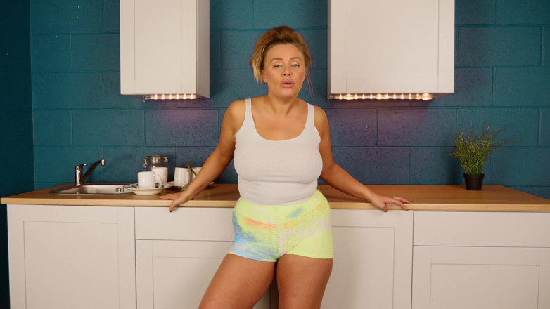 Babestation: Beth Bennet