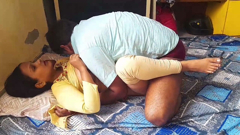 Hot Indian Aunty: Grote borsten Indische tante slaapkamer hitte