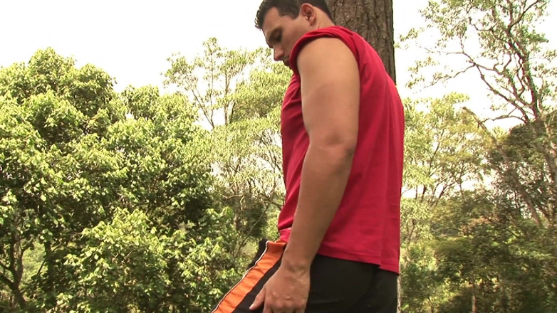 Male Dream: Beefy muscle dude masturbates outdoors