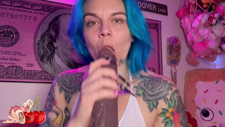 CherryBombBomb: 湿漉漉的asmr深喉口交爱妓女