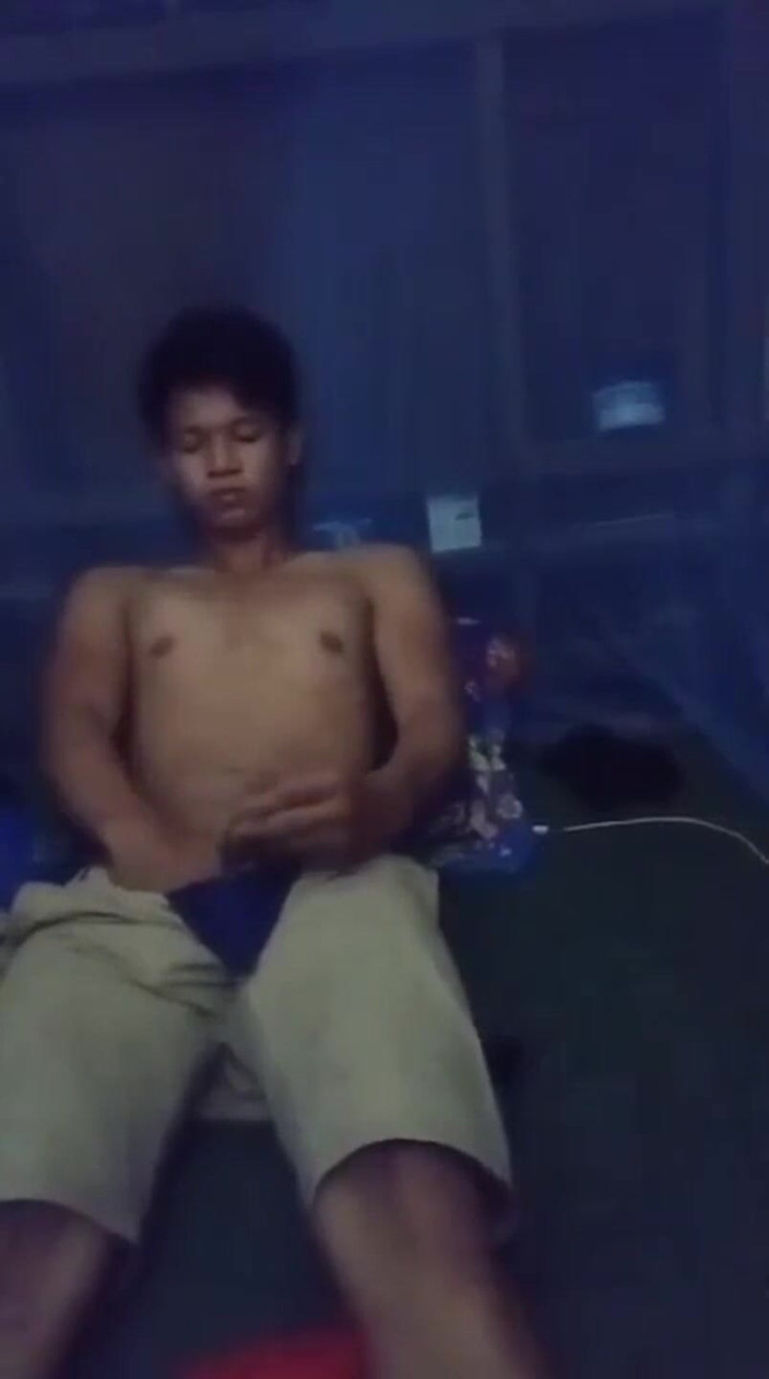 Fleshlab Gay: Vergine Sexy Pinoy Twink Masturbazione