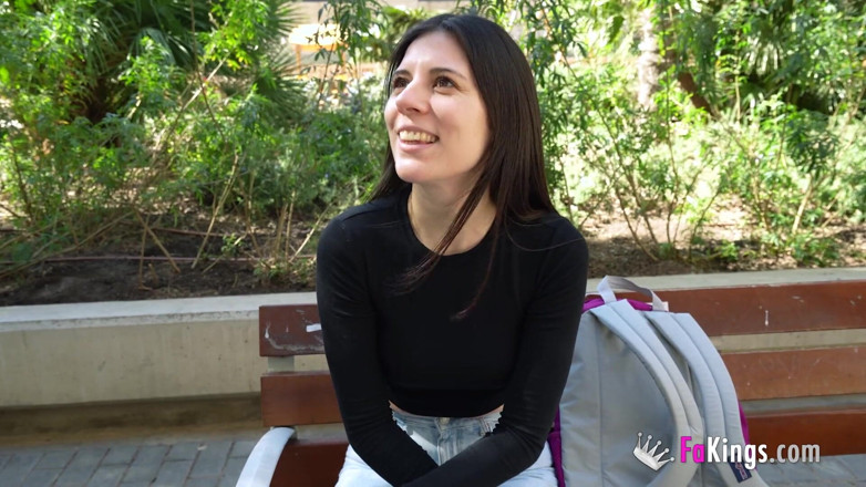 FAKings: Tall Babe Mia Gallardo Wants to Enjoy a Hardcore Anal...