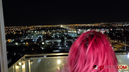 Alt Erotic: Gagica tatuată și cu piercing Taylor Nicole este futută