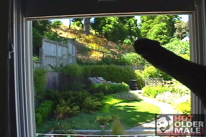 Pantheon men: Daddy Hunt 4: chłopiec na szezlongu