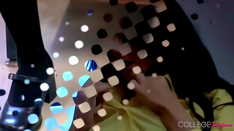 College Uniform: Maroon uniform focení s Fionou G