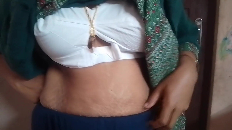 Skydreem1104: Indian Girl Takes Her Friend Cock in Her Mouth and...