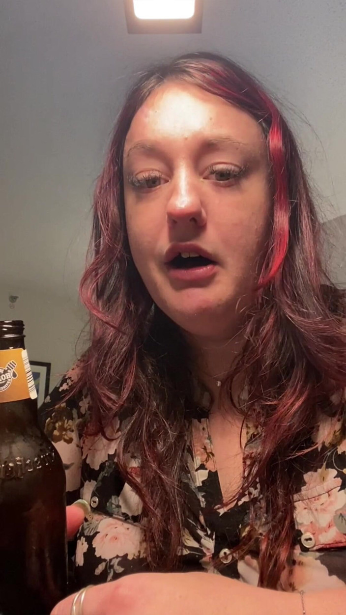 BellaBlast: Baştan çıkarıcı iri güzel kadın rootbeer chug ve bella blast tarafından...