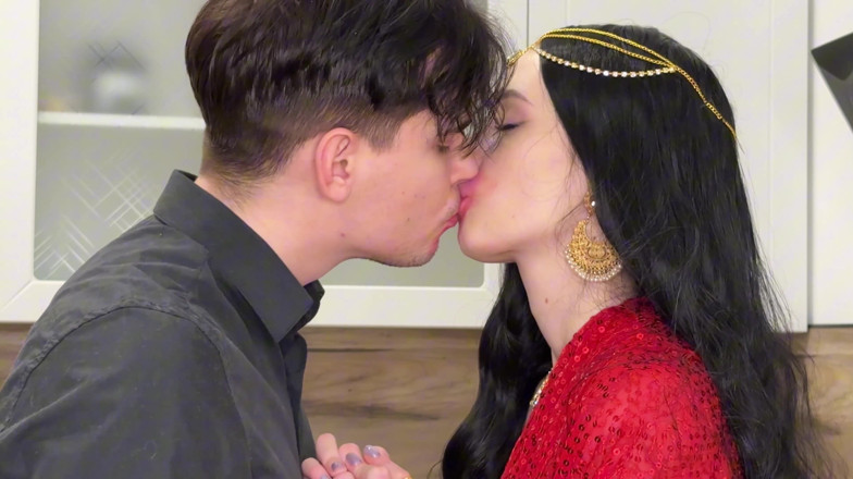 HannahKim: Грубий секс з індійською жінкою