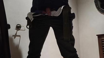 Kinky Guy: Toaleta, Nesestříhaný Chcaní ptáka