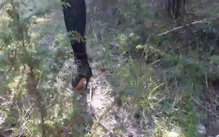 LauraOnHeels: High Heels and Walking in the Woods