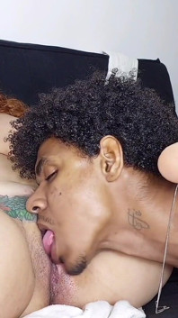 Pertemuan anal tante seksi kulit hitam dan rambut oranye yang intens