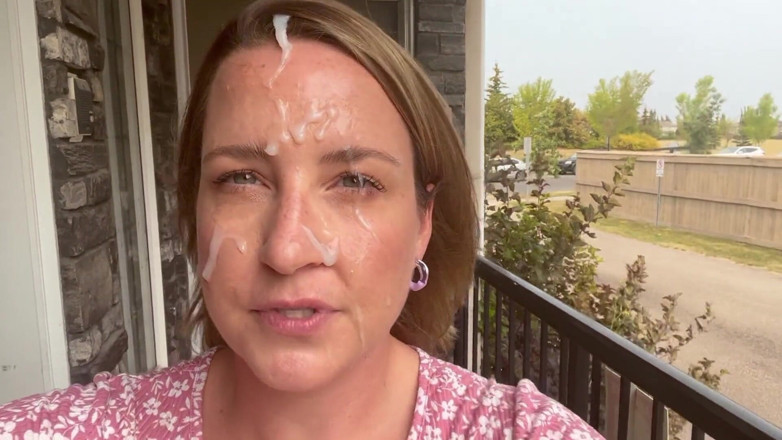 Avril Showers: Gospodină în rochie soare ejaculează la plimbare după muie cu ejaculare...