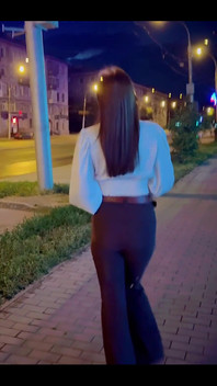 Hej, pojď sem tě políbit! Noční procházky jsou úžasné, že?