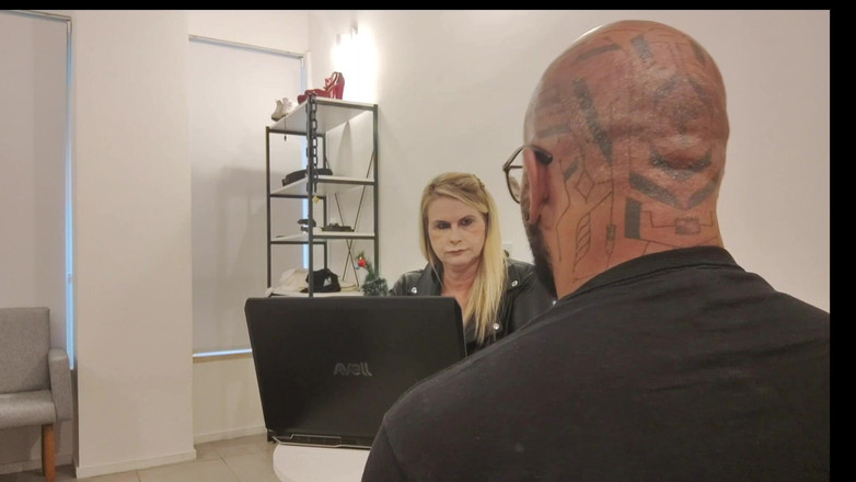 Tiffany Montavani: Massagista Numa Entrevista De Emprego Foi Punido Tiffany Obriga Ele...