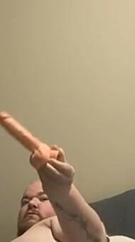 Mengongkek diri saya dengan dildo saya dan dipancut dalam di seluruh dildo