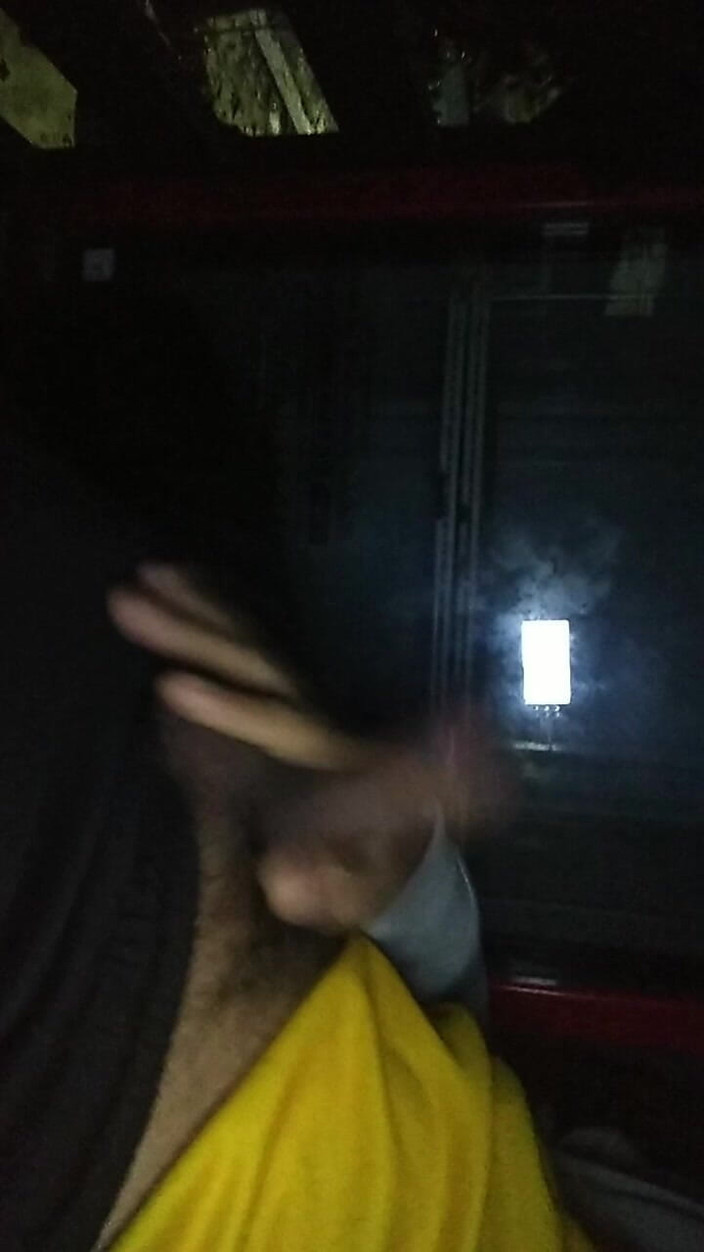 AlexAlejandro13: La masturbación en porche