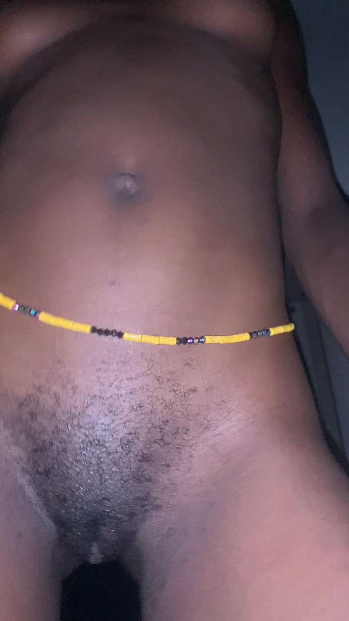 DivaHouz: Afrikaanse zwarte tiener geoliede appel buttom twirking, plagend sexy dans...