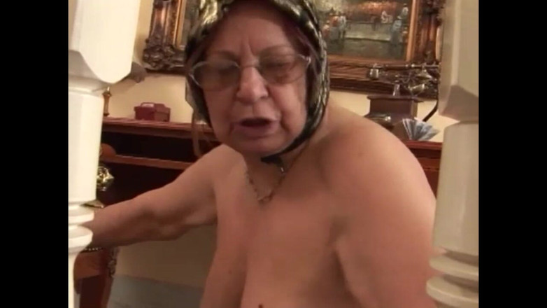 The hunters TV - (The best full movies xxx): Starý tkalec si hraje s penisem