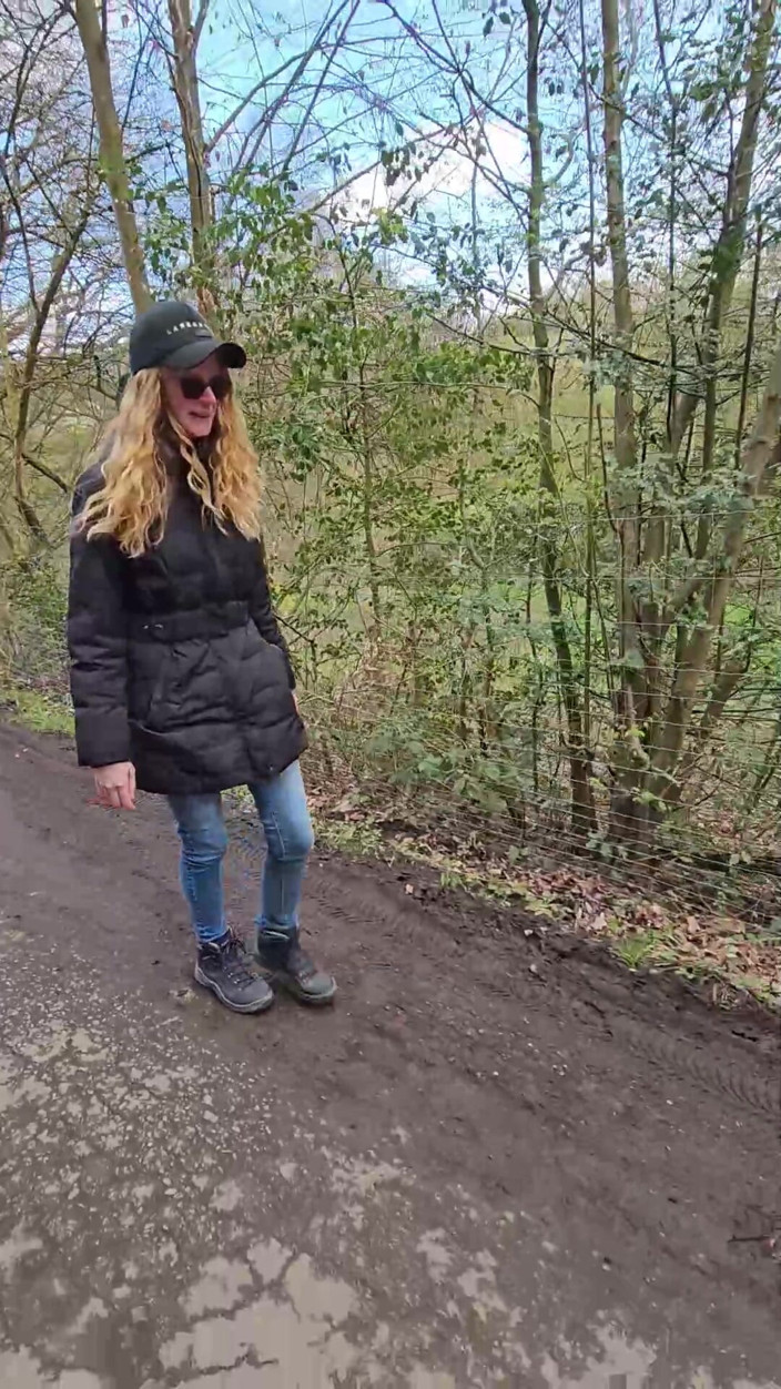 Bikergirl_97: Berjalan Panas Dengan Telur Cinta Dalam Pepek!
