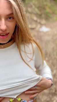 18歳の女の子が公園で犯されました