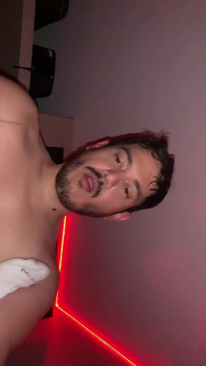 The Substance: Úzký zadek pasivní twink! Omg!