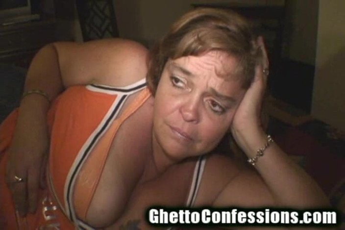 Ghetto Confessions: Storie di culo puttana tettona floppy succhia cazzo di sperma...