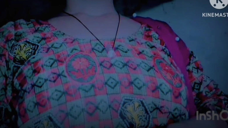 TricolorMusic3: Užívání si Sám doma žhavá krásná sexy zábava hladící kundičku