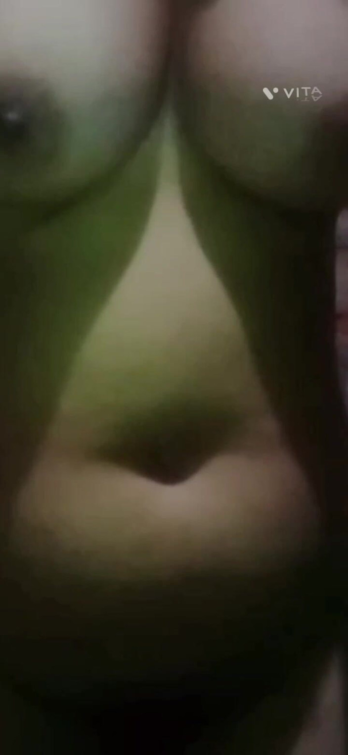 Momib45: Naken fantasi