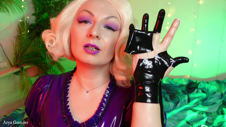 Arya Grander: Vidéo de gants en caoutchouc en latex déchirés