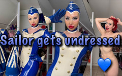 Miss_Fetilicious: Sailor se svléká