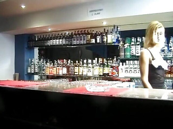 Filles Francaises: Rubia francesa con tetas pequeñas montando una polla dura