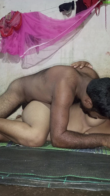 Mg3947731: Awek India berkongkek pepek ketat, seks panas dengan audio hindi...